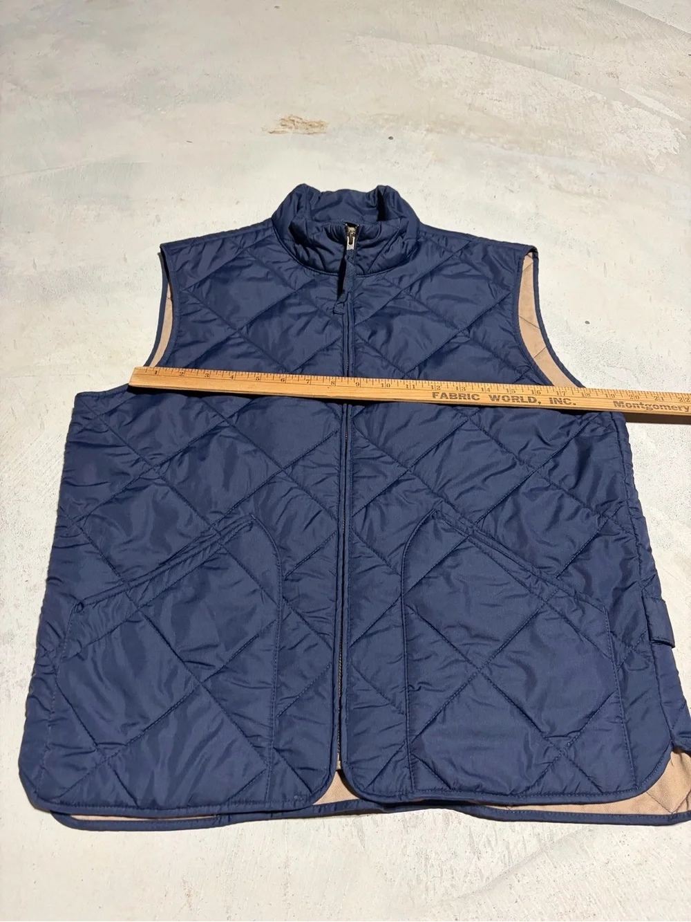 J. Crew authentic outerwear Men's Quilted Navy Vest medium